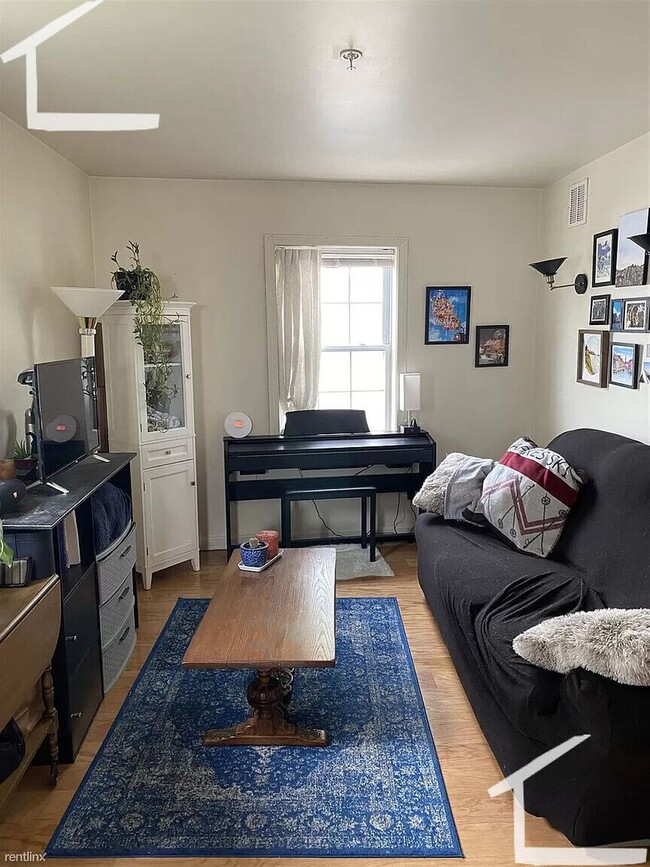 Building Photo - Allston 5-Bed/2.5-Bath Townhouse Avail for 9/1