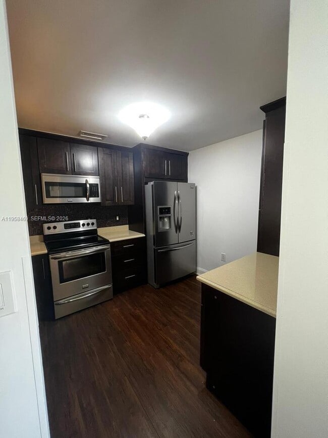 Building Photo - 4201 Glenmoor Dr Unit 4201