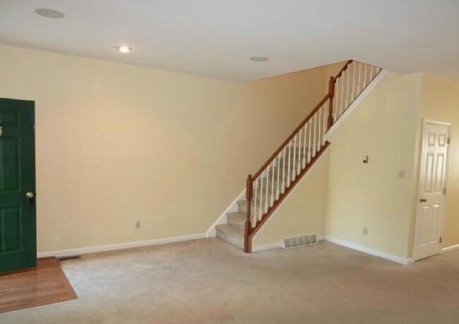 Photo - 331 Galway Dr