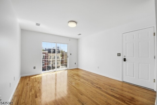 Photo - 20 Wakeman Ave