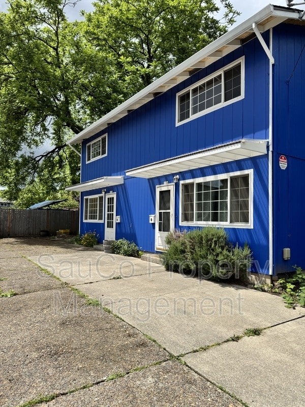 Building Photo - 538 S Nebraska St Rental