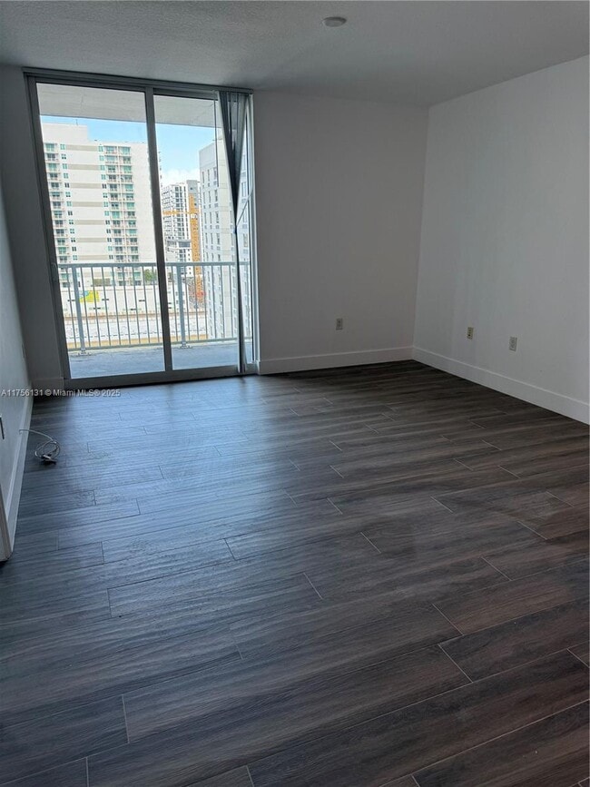 Photo - 1250 S Miami Ave Unidad 1107 Rental