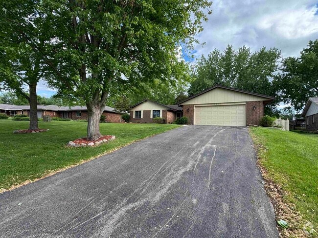 Building Photo - 5855 Thatcher Dr Rental