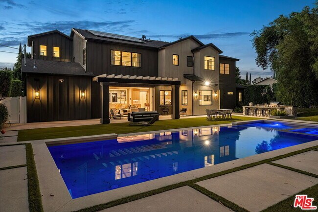 5124 Calvin Ave
