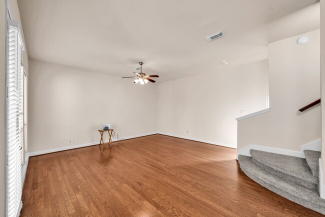 Building Photo - 1607 W Dallas St