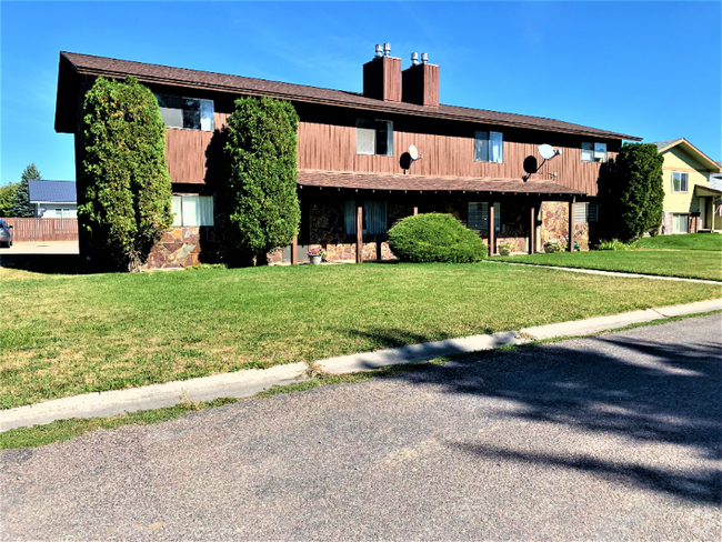 Building Photo - 21 Yellowstone St Unit 4 Rental