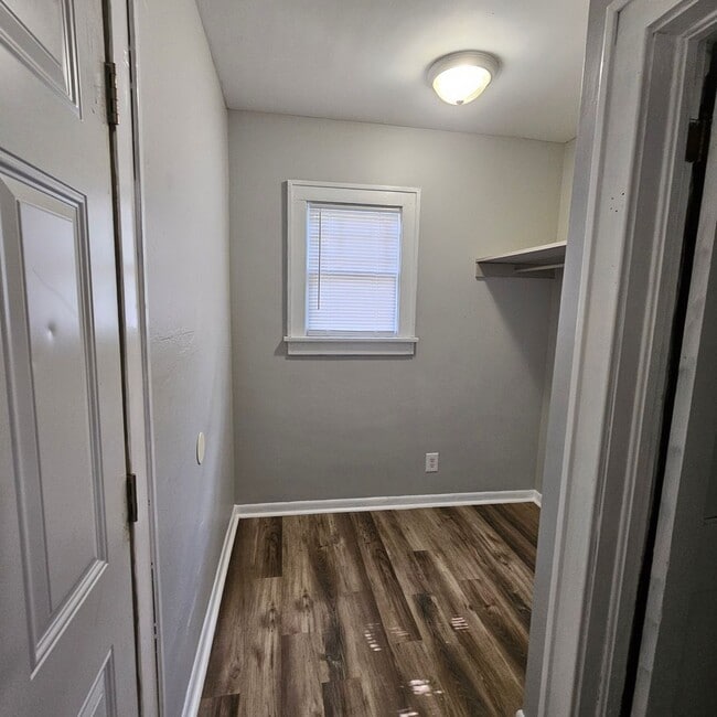 Photo - 1223 E 10th St Unidad 1223 1/2