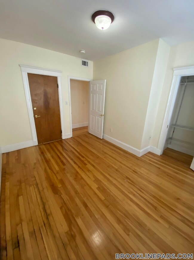 Photo - 69 Babcock St Unit 6