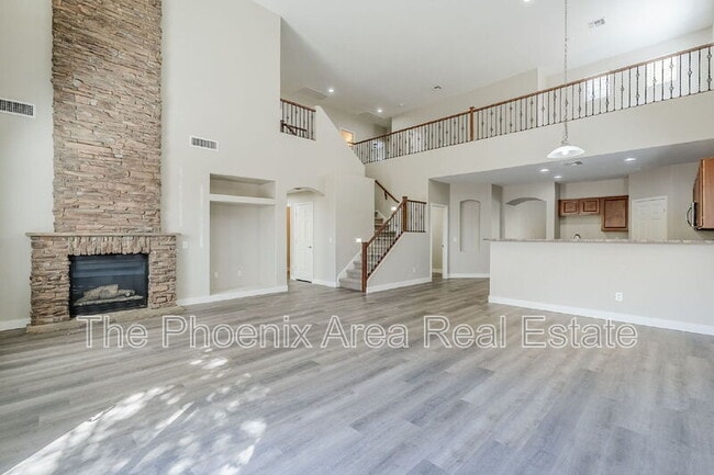 Building Photo - 45929 W Sky Ln