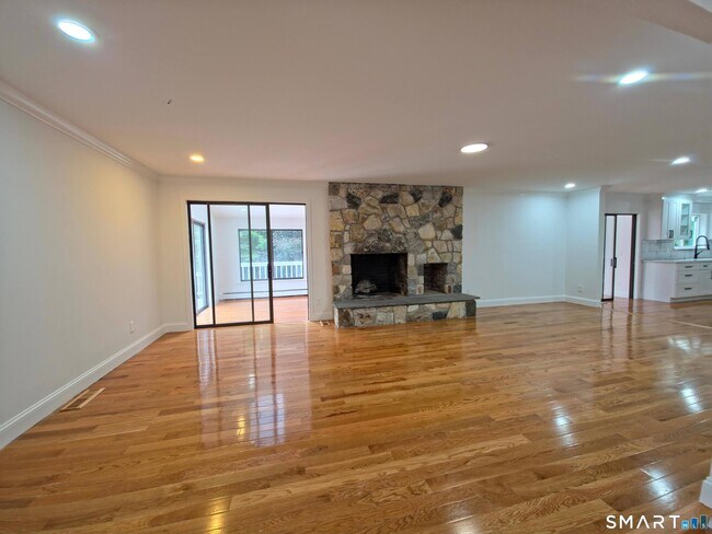 Photo - 7 Glenview Dr