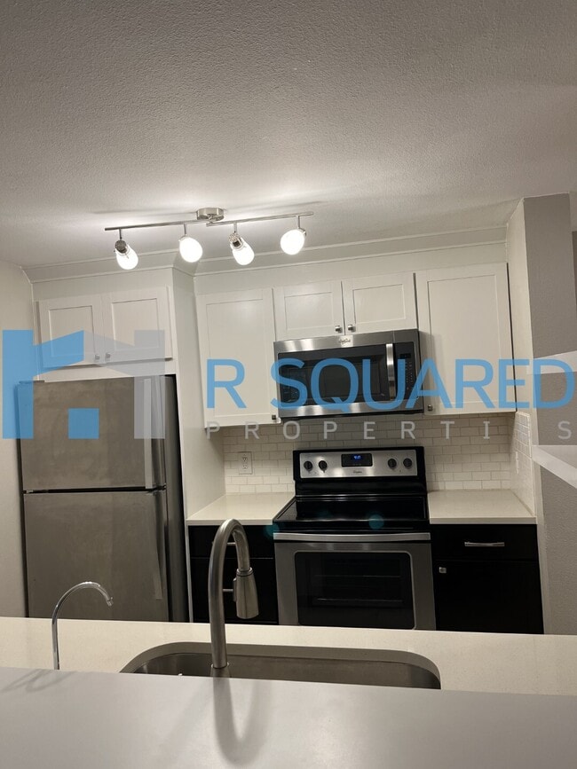 Building Photo - 975 Aberdeen Ave NE