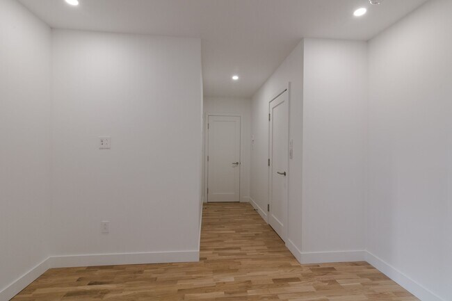 Photo - 5530 Chem. de la Côte St Luc Unité 19