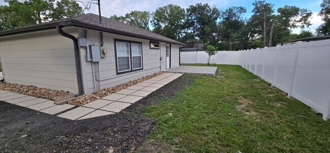 Photo - 118 Rockleigh Pl