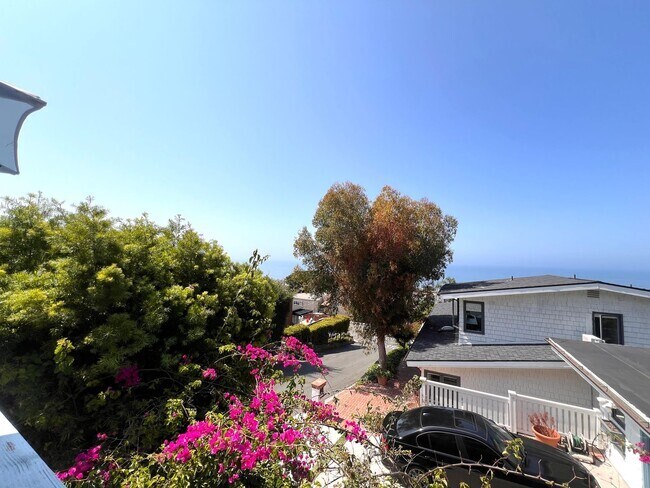 Building Photo - Stunning 2 Bedroom 2 Bath in Laguna Beach Rental