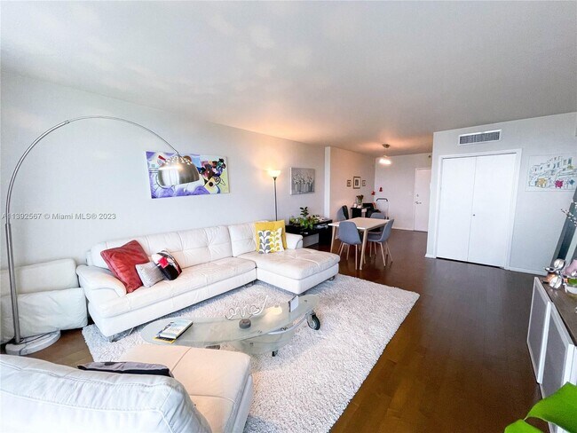 Photo - 1100 West Ave Unit 1000 West Mirador