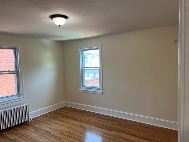 Photo - 154 Grand St Unit #3