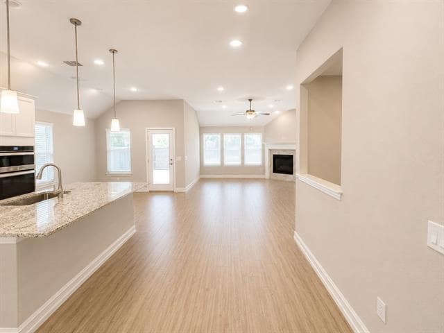 Photo - 2816 Redbud Ln