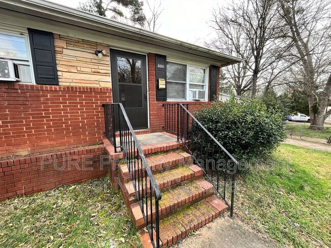 Photo - 6001 Ingleside Dr Rental