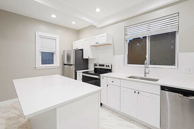 Photo - 381 Adams St Unit 2