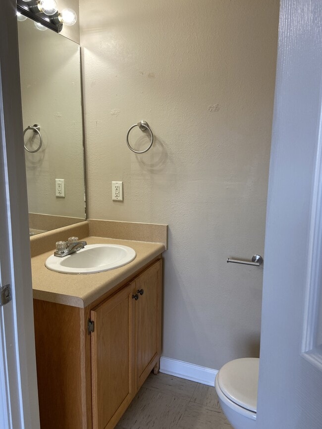 Photo - 2-102 Creek Side Dr Unit 2
