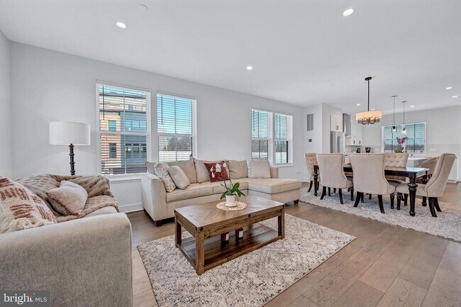 Photo - 1249 Northside Park Blvd