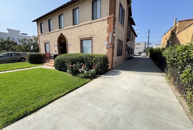 Photo - 2041 S Ridgeley Dr Unit 2041.5