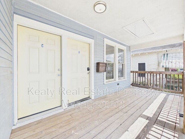 Photo - 617 E Vermilion St