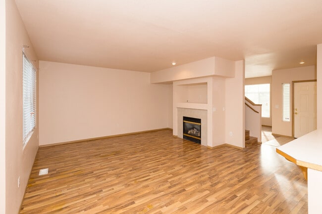 Photo - 4 Bedroom 2.5 Bath Home in Puyallup