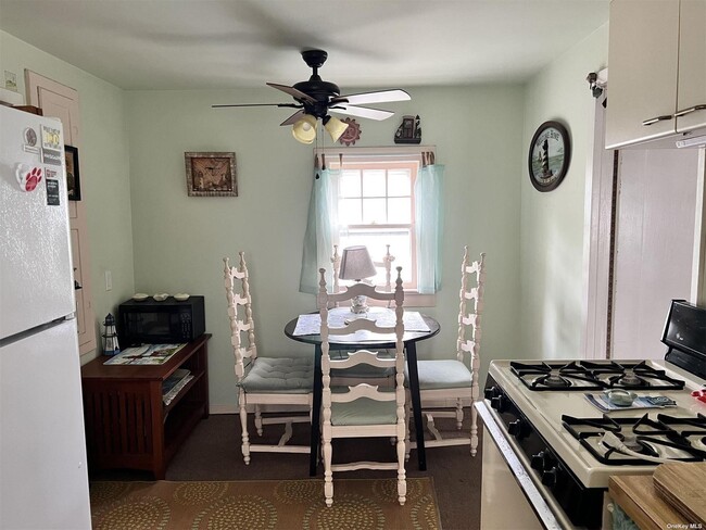 63 Bungalow Ln