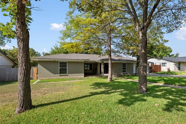 Building Photo - 2407 Harrowden Dr Rental