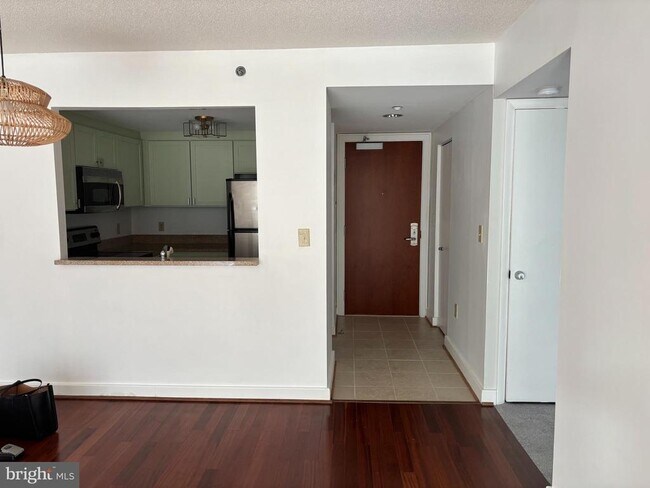 Photo - 1150 K St NW Unidad 1107