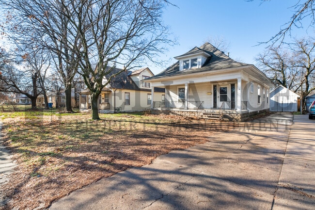 Photo - 221 S Glenn St