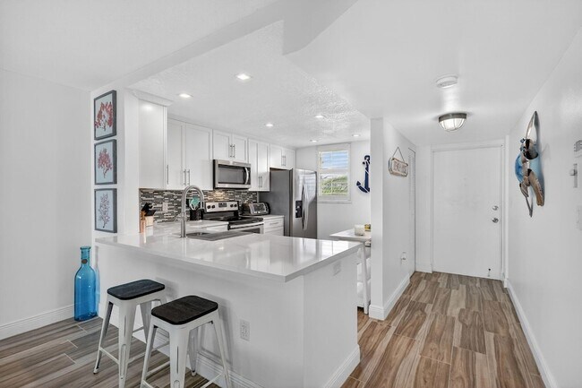 9940 S Ocean Dr Unit 202