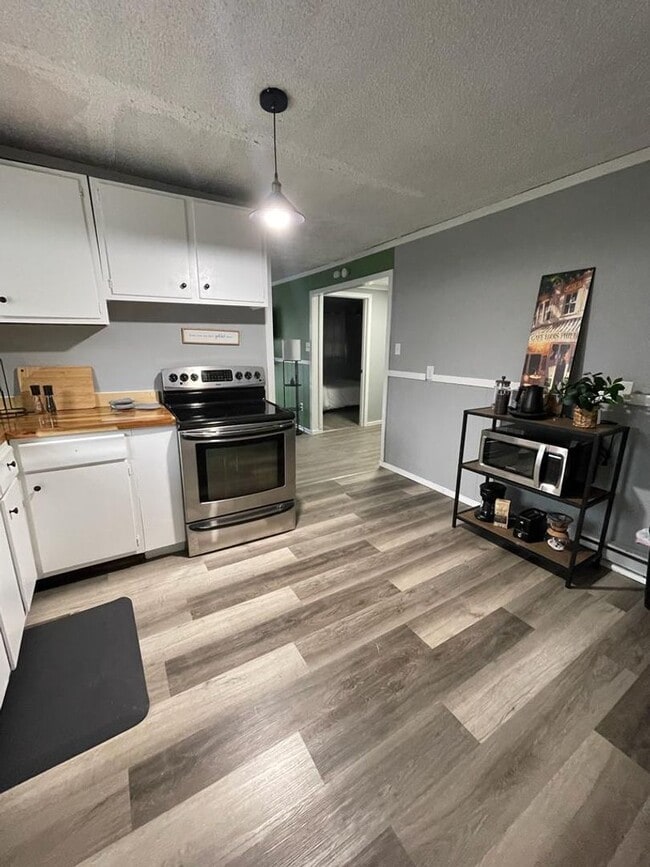 Building Photo - 127 Clearfield St Unit 127 Clearfield  3