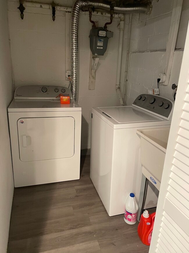 Building Photo - 4014 Annellen Rd Unit 2