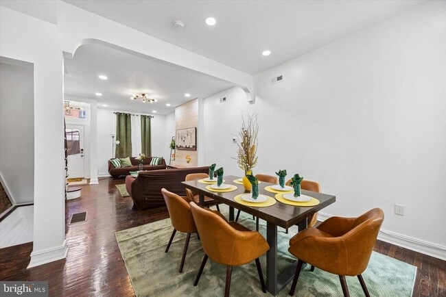 Photo - 2308 Nicholas St