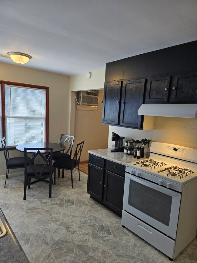 310 Cottage Ct Unit 1