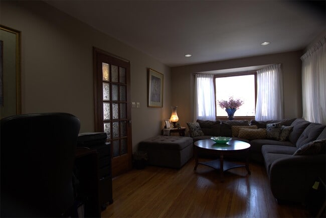 Photo - 81 Sterling St