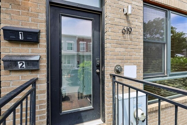 Photo - Gorgeous Upper Level 2BR/2.5BTH Condo with Rooftop Deck and Reserved Parking! Unit 2