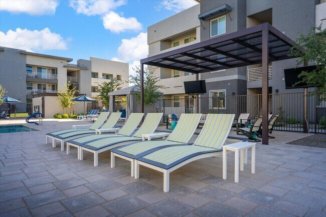 Cabañas con sombra - Acero Eastmark