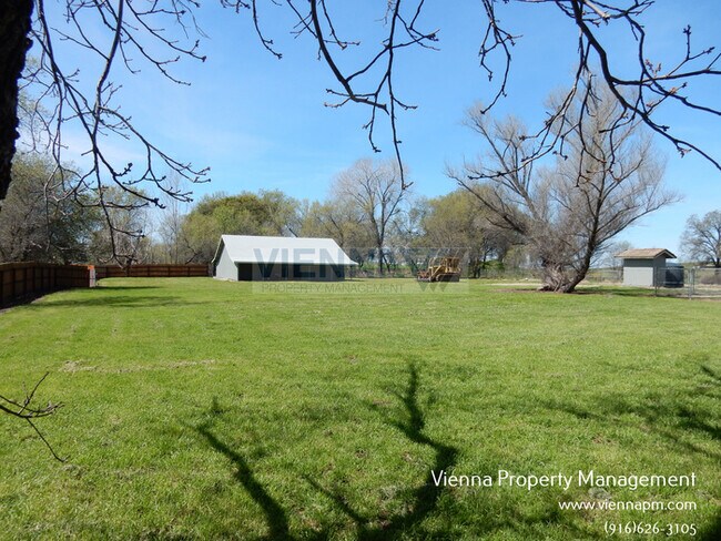 Photo - 1075 Big Ben Rd