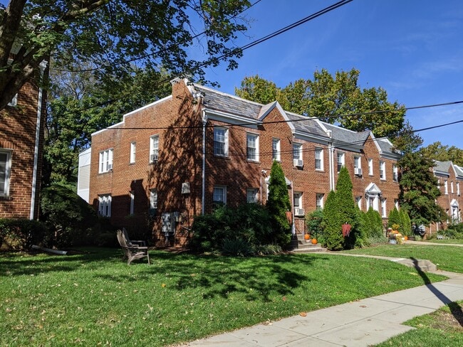 Building Photo - 2316 40th St NW Unit 3