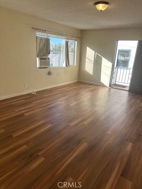 Photo - 3565 Gundry Ave