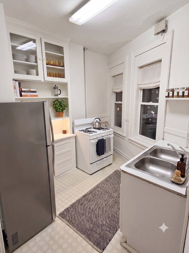 Photo - 427 State St
