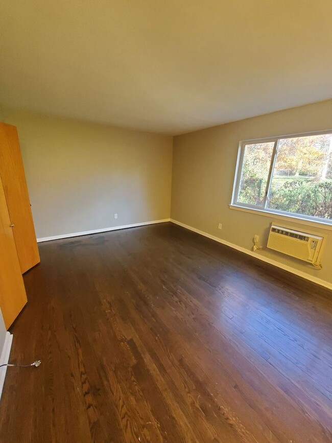 Photo - 2448 W Kilbourn Ave Unit #4