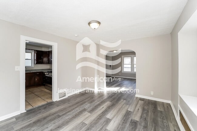 Photo - 400 Noble Ave