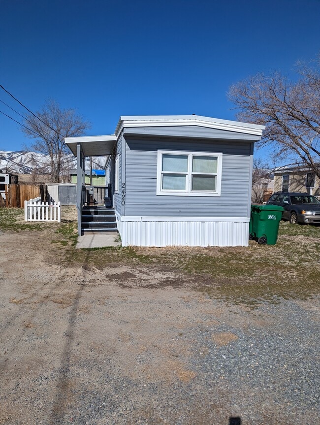 Photo - 2420 Poole Way