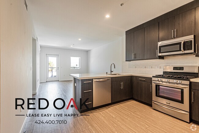 Building Photo - Stunning One Bedroom with Central Heat and... Unit 712 Rental