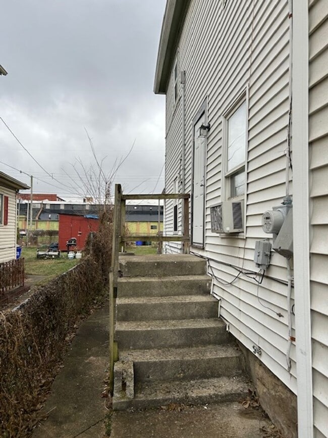 Photo - 820-822 Huffman Ave. Unit 822 1/2