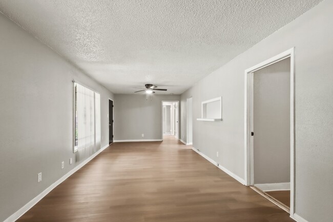 Building Photo - 7306 Parker Rd Rental